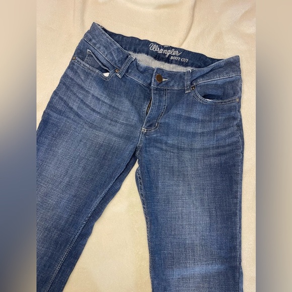 Wrangler Denim - Wrangler Boot Cut. Mid-Rise. 11x32